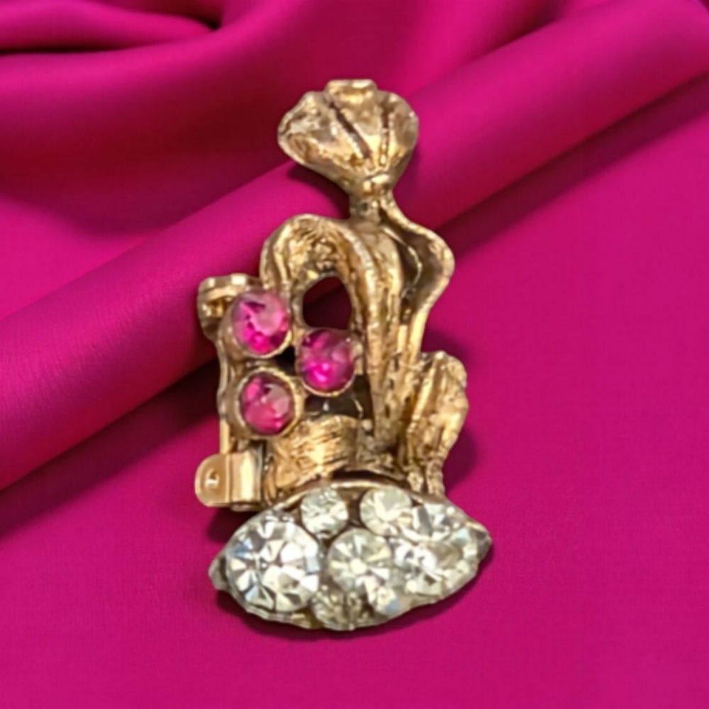 Abstract Vintage Retro Floral Brooch